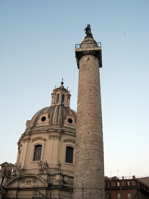 Trajan's Column and Via die Fori Imperiali-01.JPG